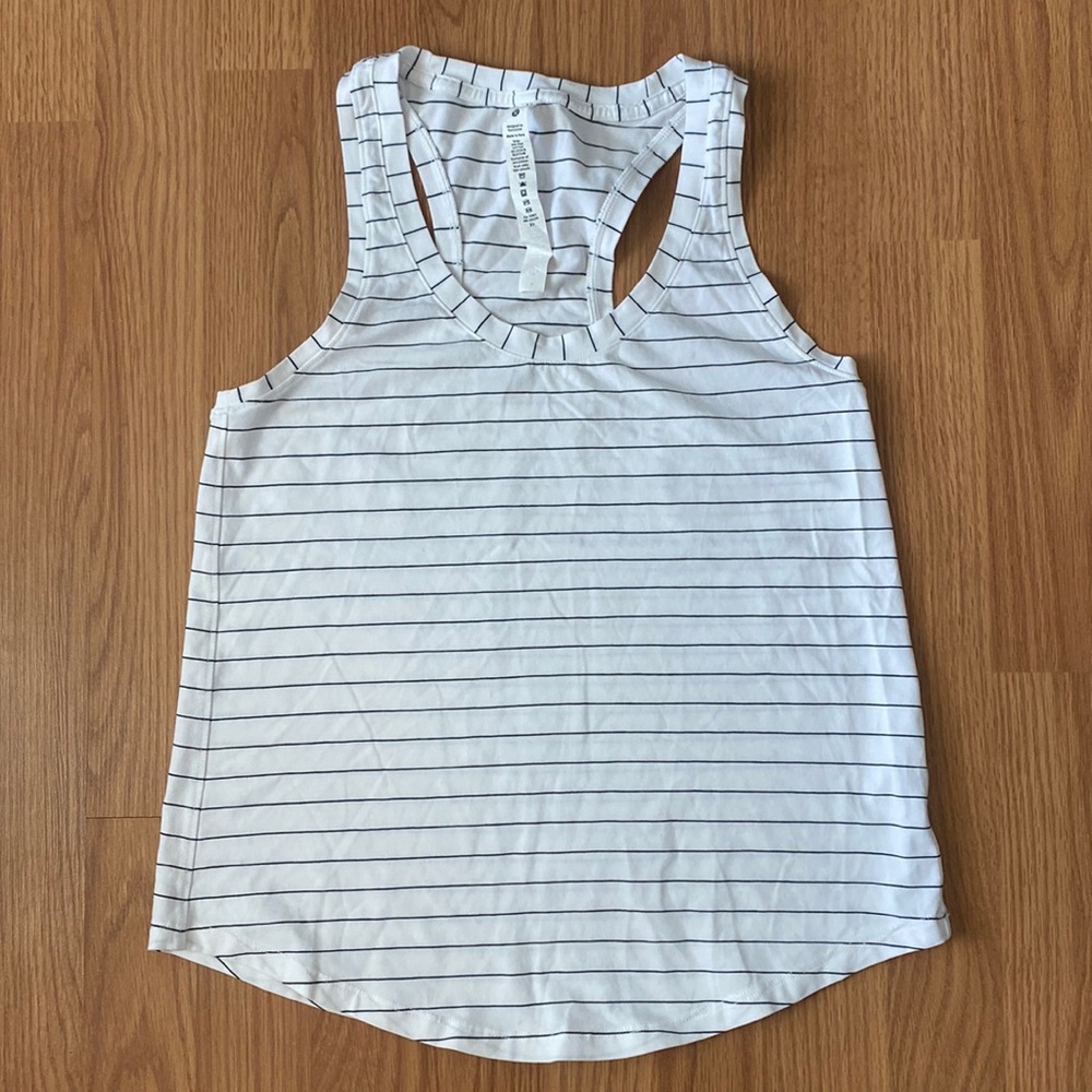 ❤️ Lululemon Love Tank White with Black Stripes Size 4 NWOT